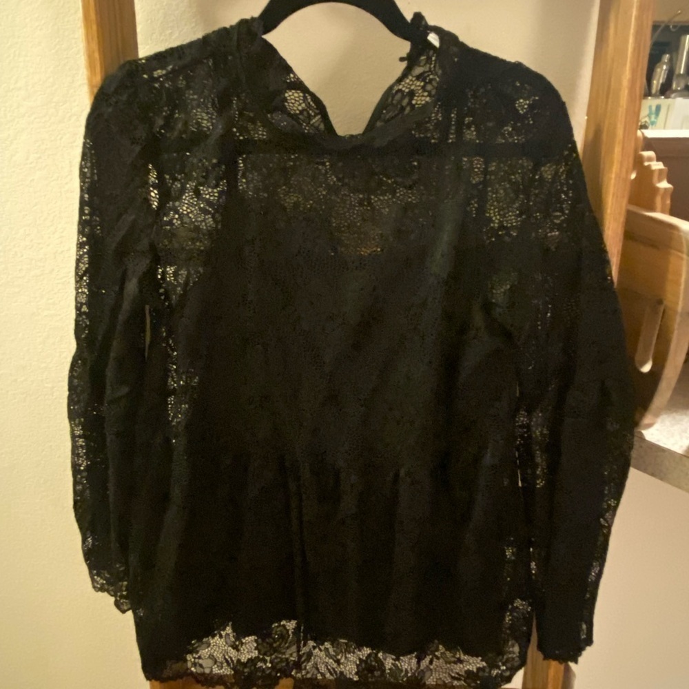 Ophelia roe lace blouse - Picture 3 of 4